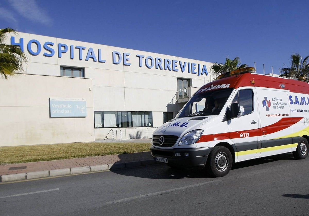 El hospital de Torrevieja, uno de los que más plazas de difícil cobertura tiene.