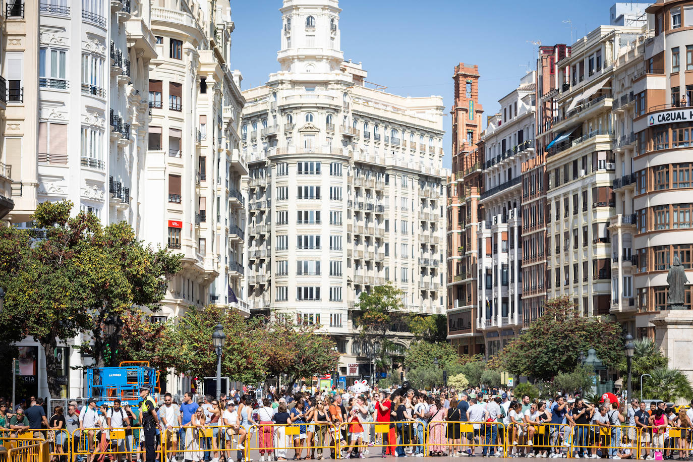 Valencia vibra con una nueva mascletà a las puertas del 9 d&#039;Octubre