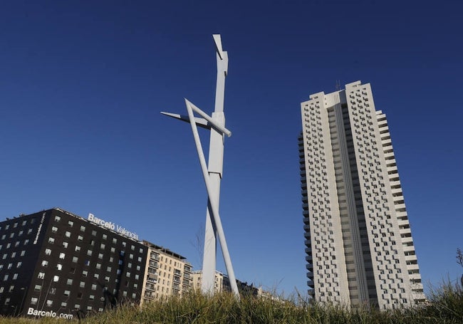 ¡El Parotet', obra de Miquel Navarro en el entorno de la Ciudad de las Artes.