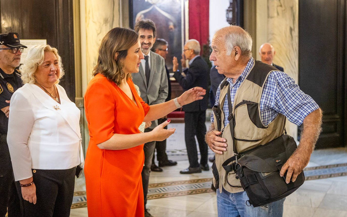 Valencia ya disfruta de la Real Senyera en la víspera del 9 d&#039;Octubre