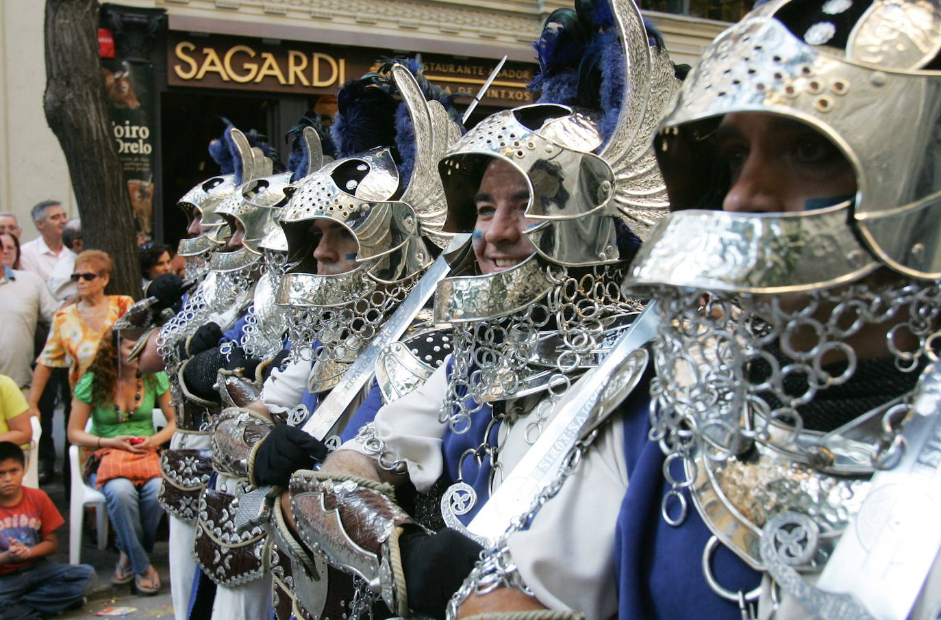 Horario y recorrido del desfile de Moros y Cristianos en Valencia por el 9 d'Octubre