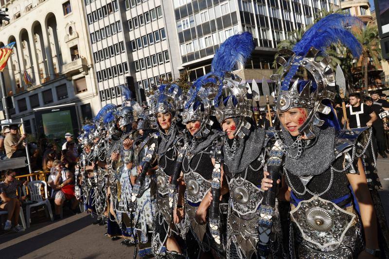 Fiesta en Valencia de los Moros y Cristianos en el 9 d&#039;Octubre