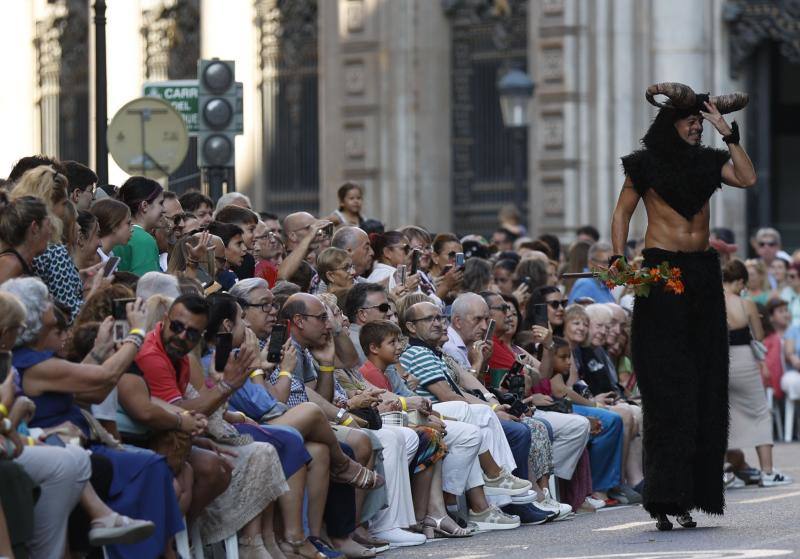 Fiesta en Valencia de los Moros y Cristianos en el 9 d&#039;Octubre