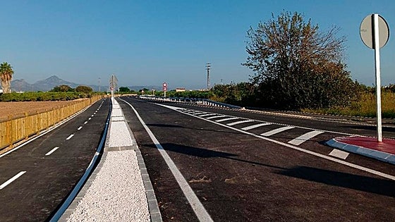 Abren la carretera que une Oliva y Piles para 12.000 vehículos tras 15 años de espera