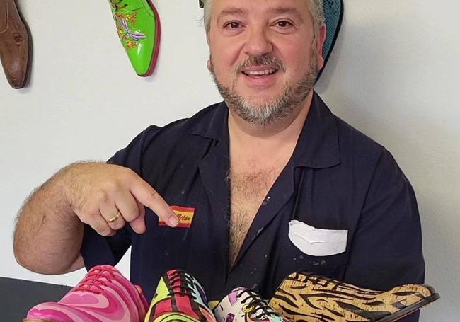 Pepe Milán, el diseñador de zapatos de fantasía.