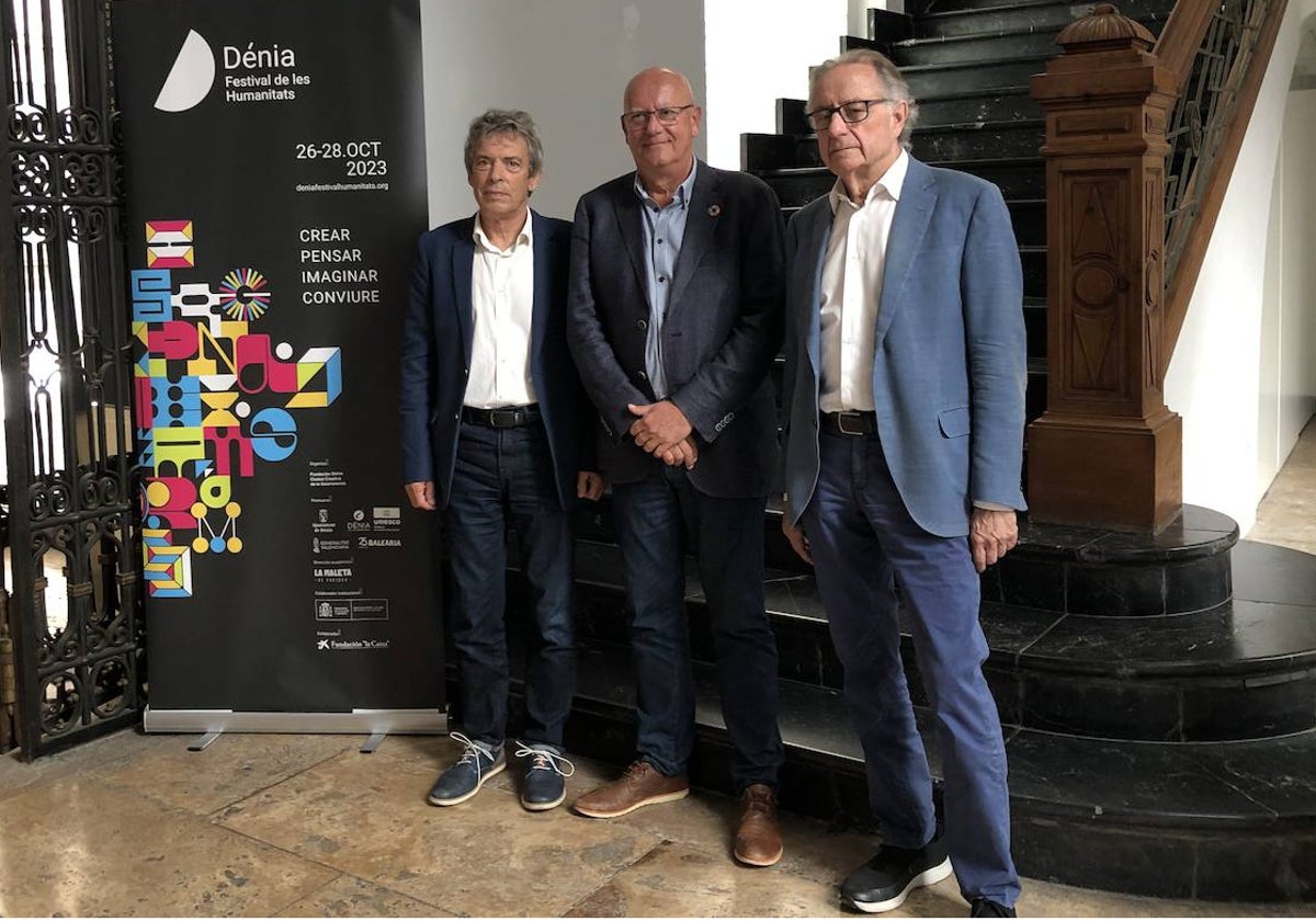 Josep Vicent Mascarell, Vicent Grimalt y Josep Ramoneda, en el Centre Cultural La Nau de la UV.