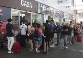 Una avería en la catenaria interrumpe la circulación de la alta velocidad entre Valencia, Alicante y Madrid