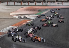 Salida de la primera carrera de Fórmula 4 en el Circuir Ricardo Tormo.