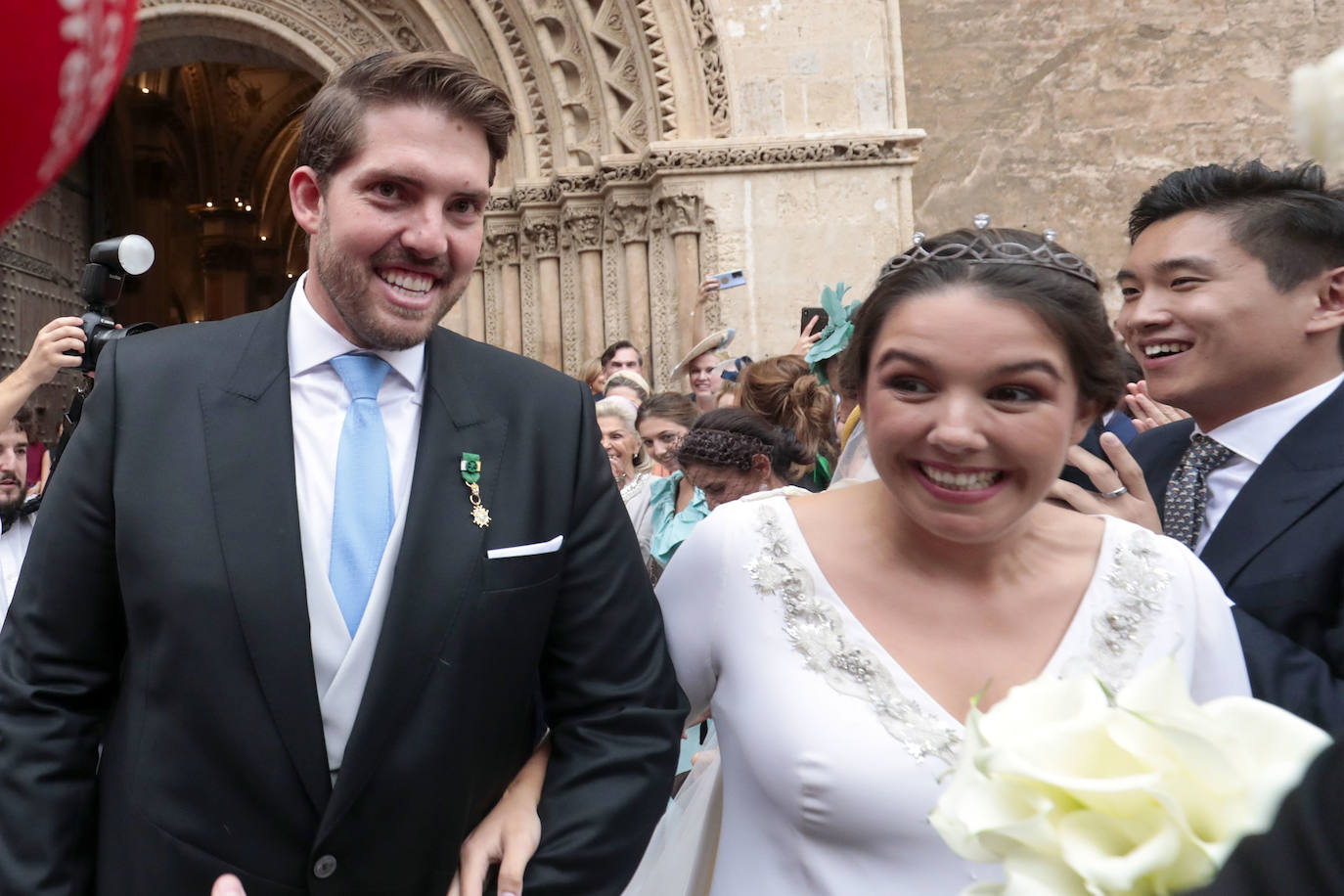 La pareja se mostraba muy feliz tras la ceremonia.