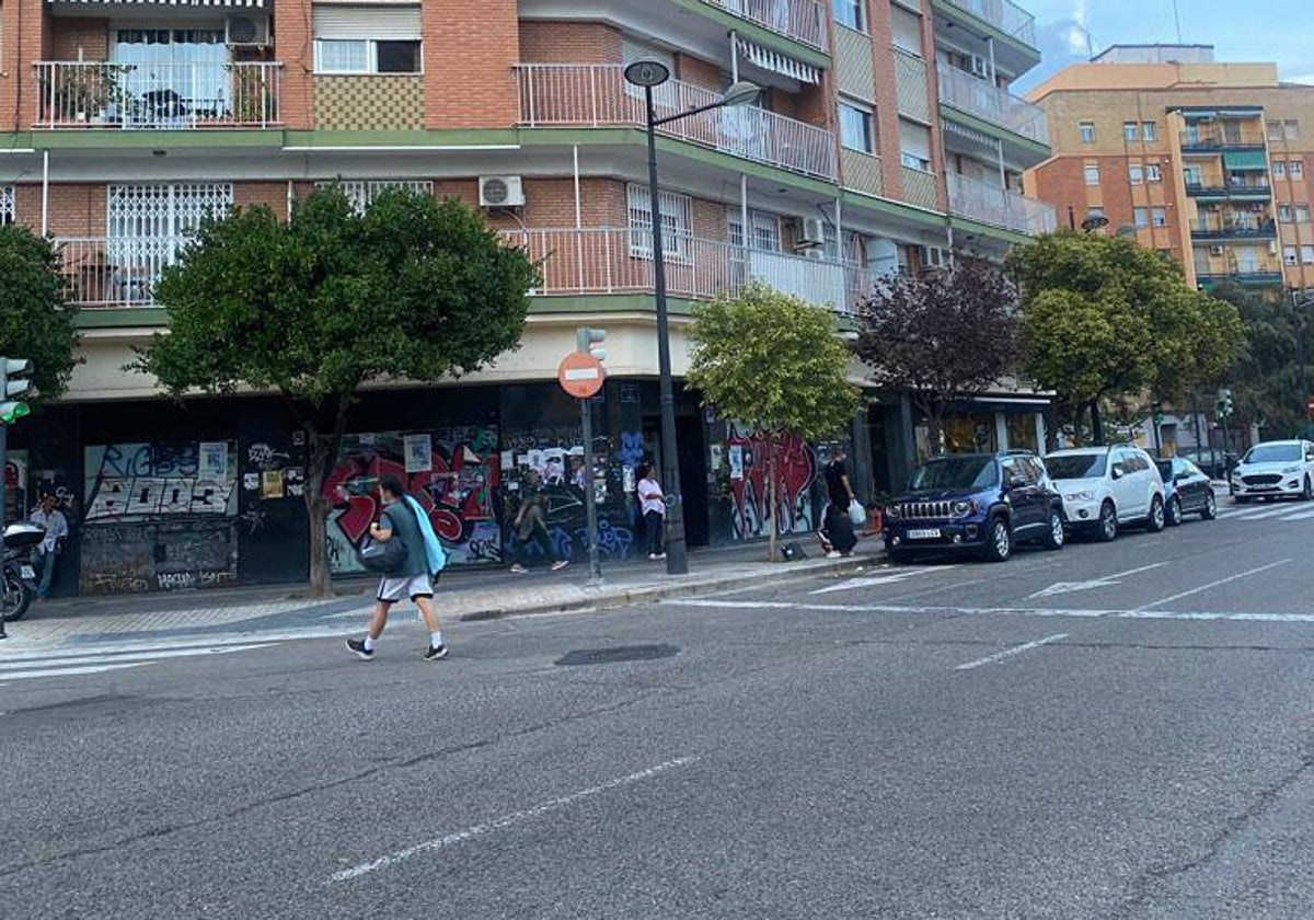 El bajo okupado en la calle Yecla.