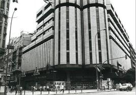 Edificio de Colon 1, cuando lo ocupaba Lanas Aragón.