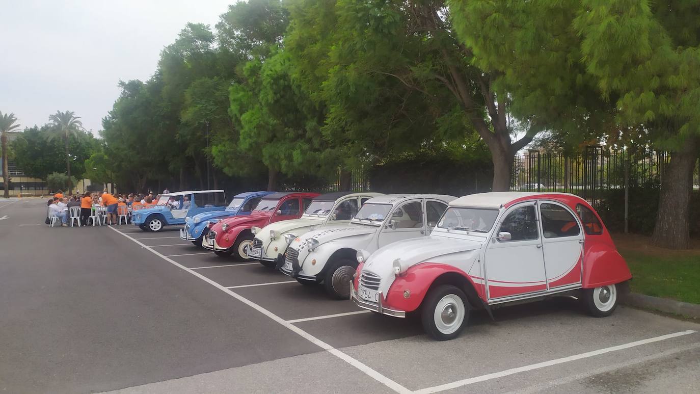 El Club Citroën 2 CV celebró su 75 aniversario en Valencia