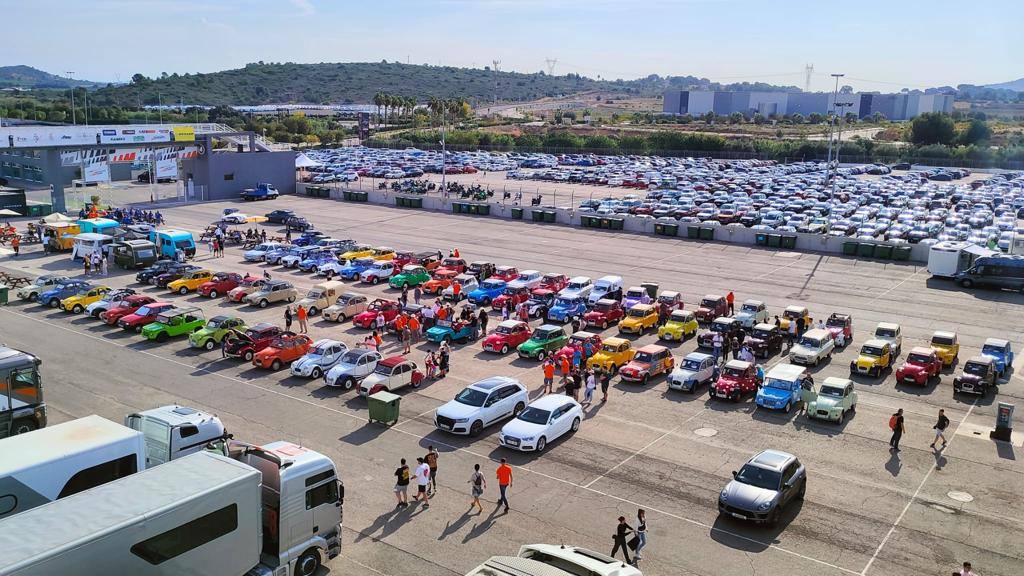 El Club Citroën 2 CV celebró su 75 aniversario en Valencia