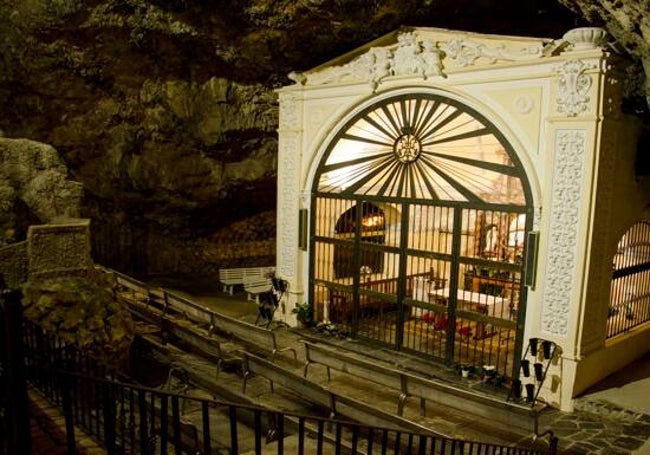 Cueva Santa en Altura.