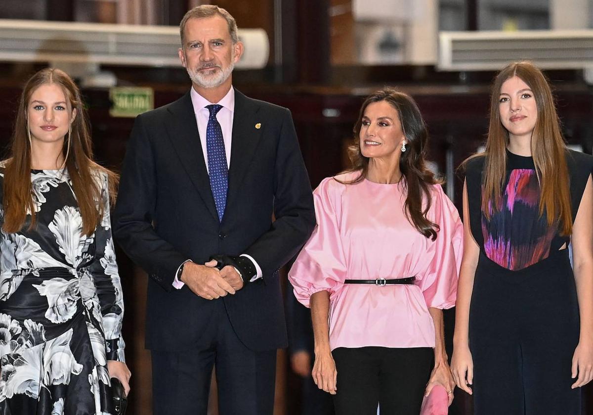 El reencuentro de Leonor y Sofía en el concierto Premios Princesa de Asturias 2023