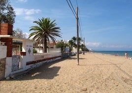 Casas en primera línea de playa en Blay Beach, en Dénia.