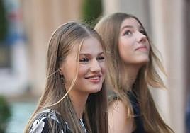 La Princesa Leonor y la Infanta Sofía, este jueves en Oviedo.