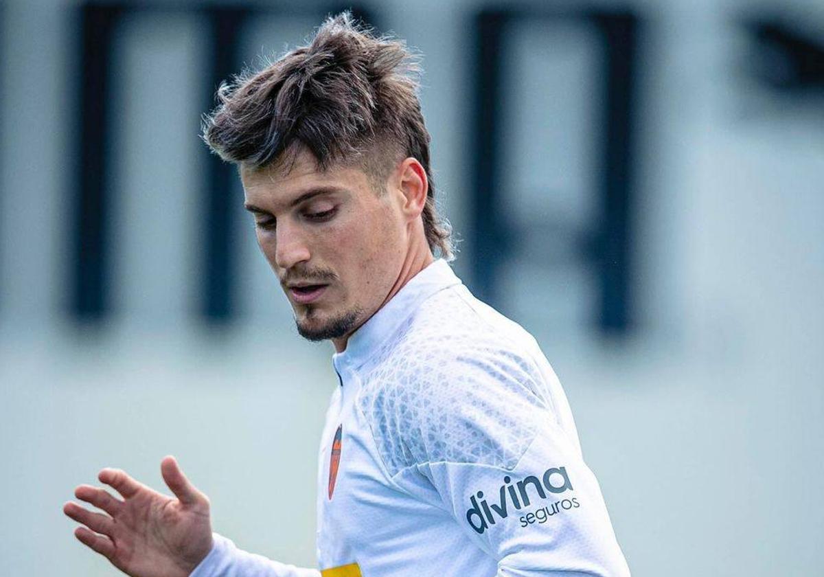 Sergi Canós, entrenándose en Paterna.