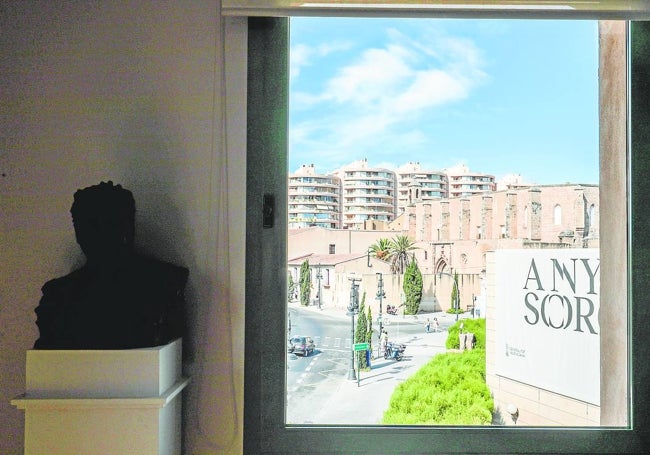 El histórico convento de la Trinidad desde el despacho del director del Museo de Bellas Artes.