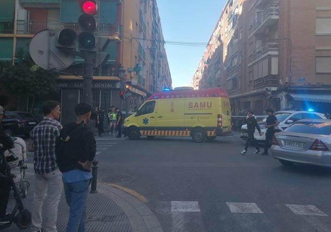 La ambulancia del SAMU en el lugar de los hechos.