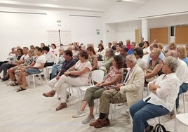 Una reunión reciente de Afectados por la Ley de Costas en Dénia.