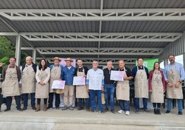 Los ganadores del Concurso junto con las autoridades y patrocinadores.