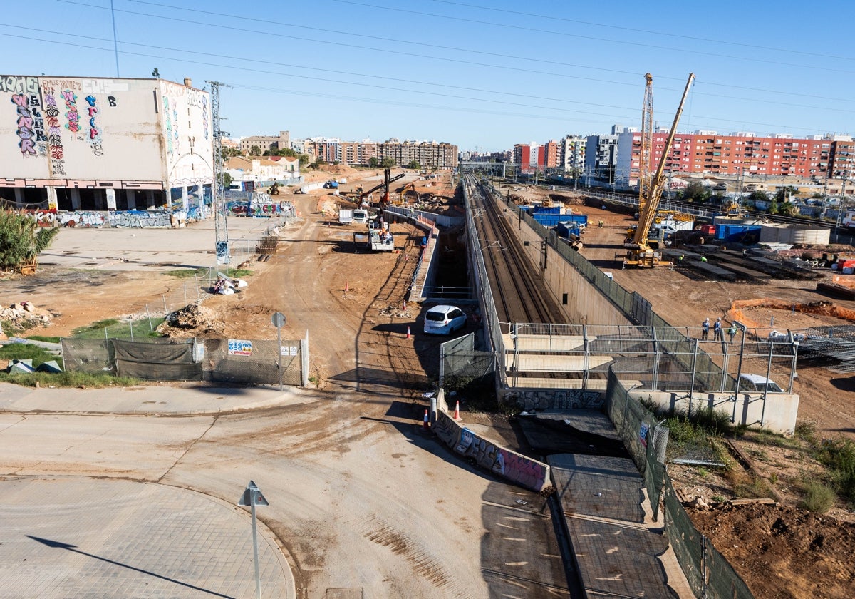 Obras del canal de acceso.