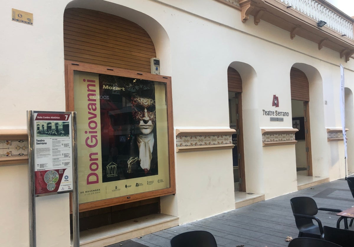 Un cartel de Don Gionvanni, en el Serrano de Gandia.