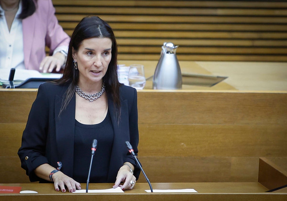 La consellera de Hacienda, Ruth Merino, durante su defensa de la bajada del impuesto