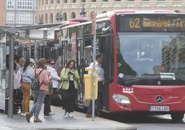 Parada de la EMT en el centro de Valencia.