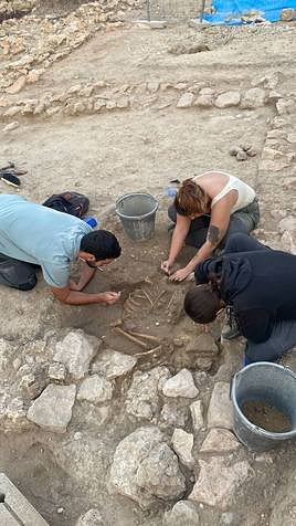 Hallan un esqueleto infantil de hace 1.400 años en un yacimiento visigodo valenciano