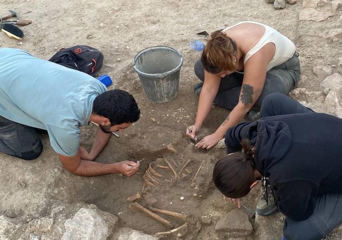 Hallan un esqueleto infantil de hace 1.400 años en un yacimiento visigodo valenciano