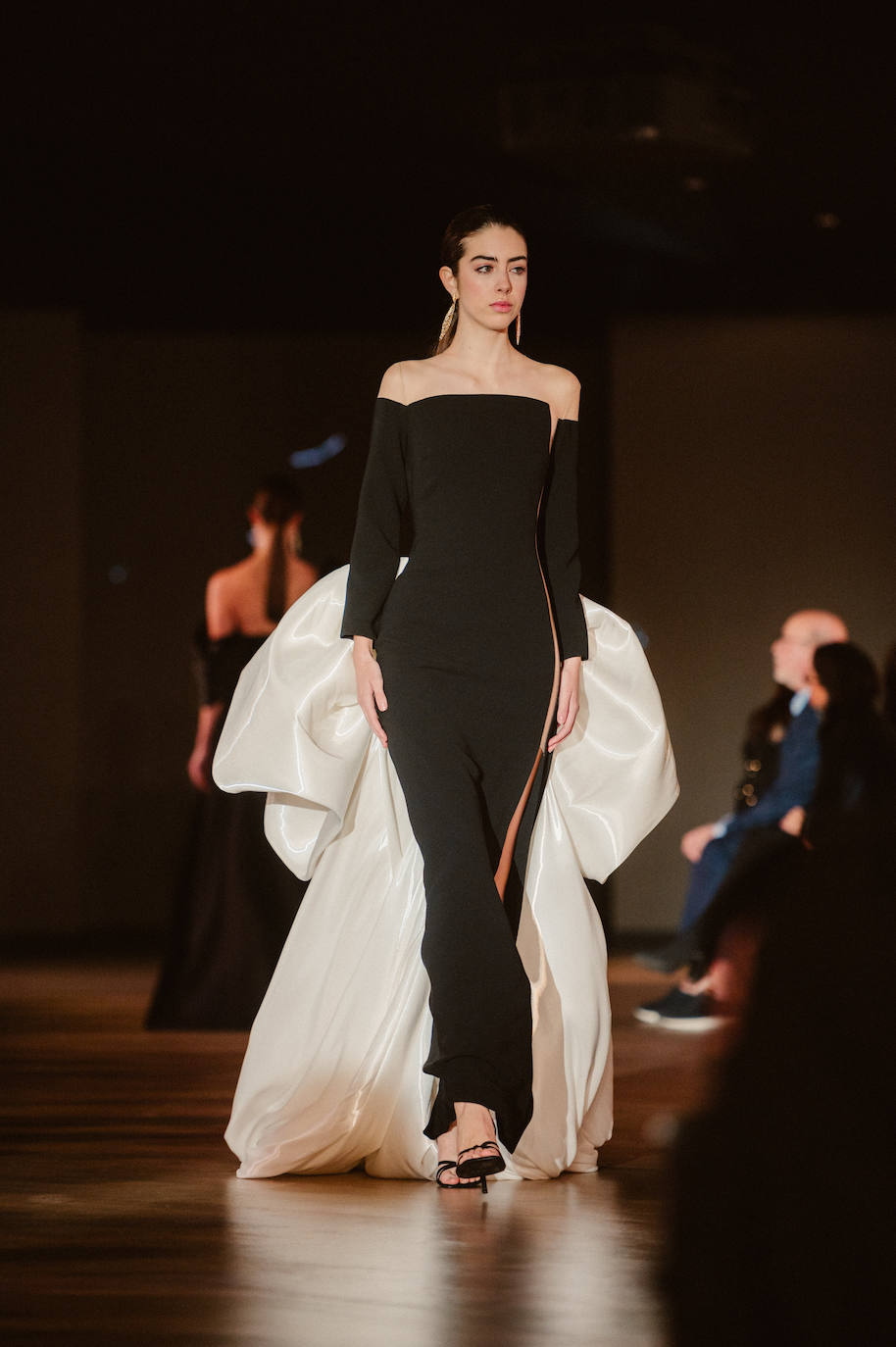 La valenciana Isabel Sanchis viste de gala el Museo Balenciaga