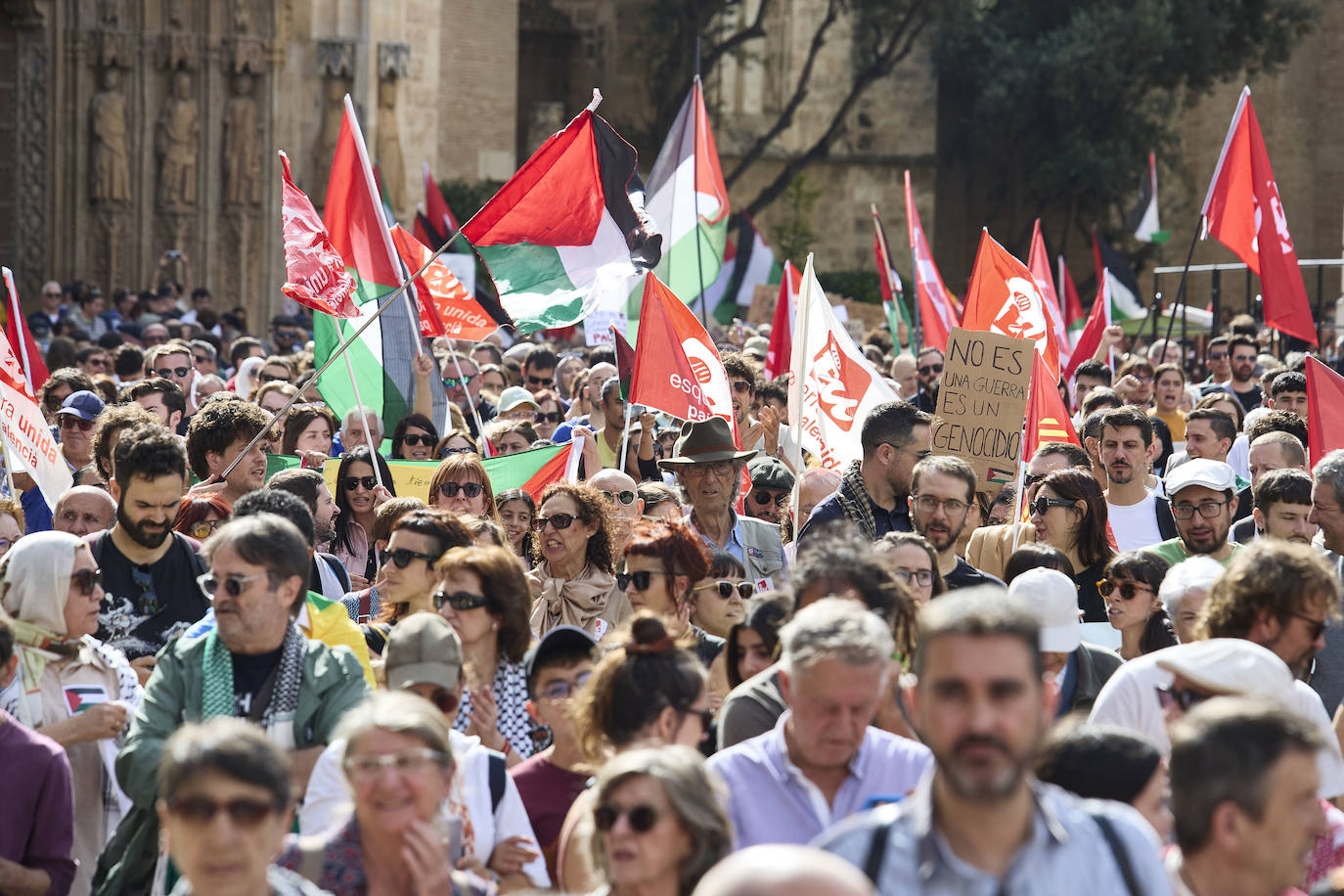 Miles de personas se manifestan en Valencia a favor de Palestina