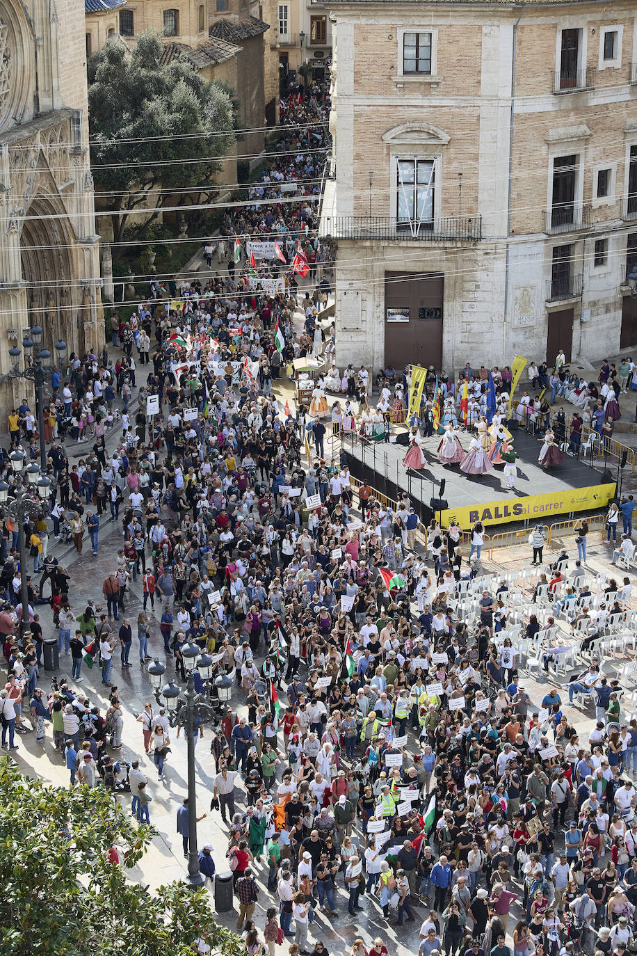 Miles de personas se manifestan en Valencia a favor de Palestina