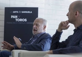 El actor Juan Echanove, director de escena de 'Pan y toros', junto con el director musical de la zarzuela Guillermo García Calvo.