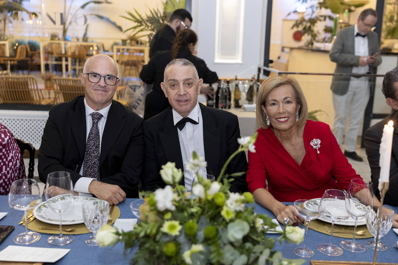 Esteban Rodríguez junto a Fernando de Rosa y Matilde Conesa. 