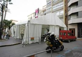 Carpa de una comisión fallera de Valencia.