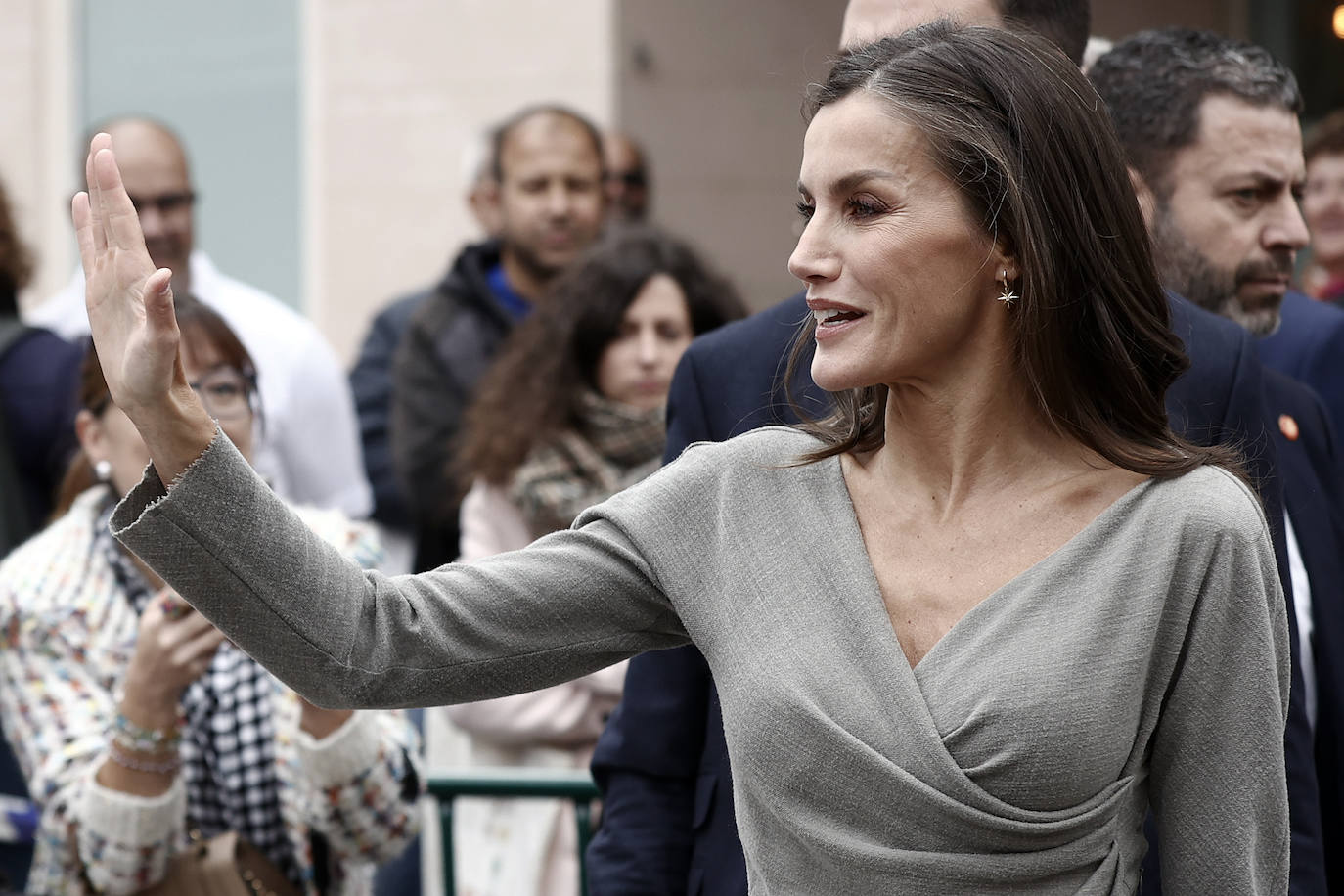 La reina Letizia reaparece en el Festival Ópera Prima de Navarra