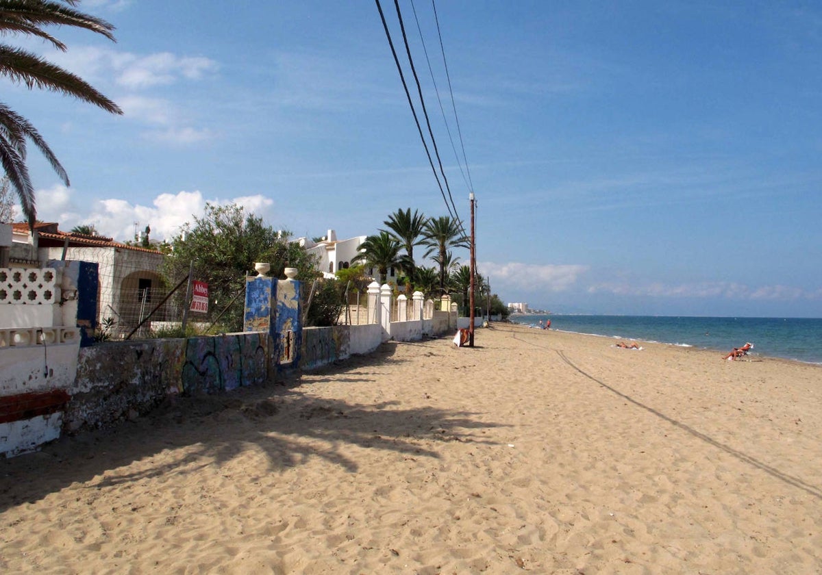 Primera línea de Blay Beach, afectada por los deslindes.