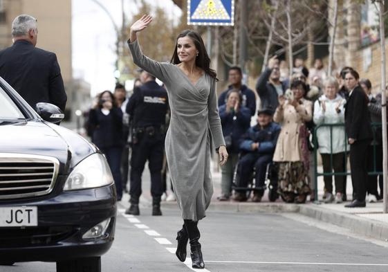 La reina Letizia durante su llegada al Festival Ópera Prima en Tudela este viernes 3 de noviembre.