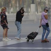 Una joven, herida en la calle don Juan de Austria tras golpearle en la cara una señal derribada por el viento