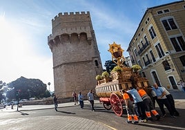 Traslado de una roca del Corpus, a las Alameditas, junto a las Torres de Serranos.