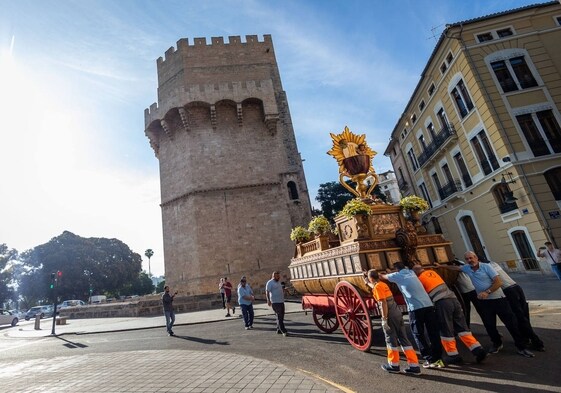 Traslado de una roca del Corpus, a las Alameditas, junto a las Torres de Serranos.