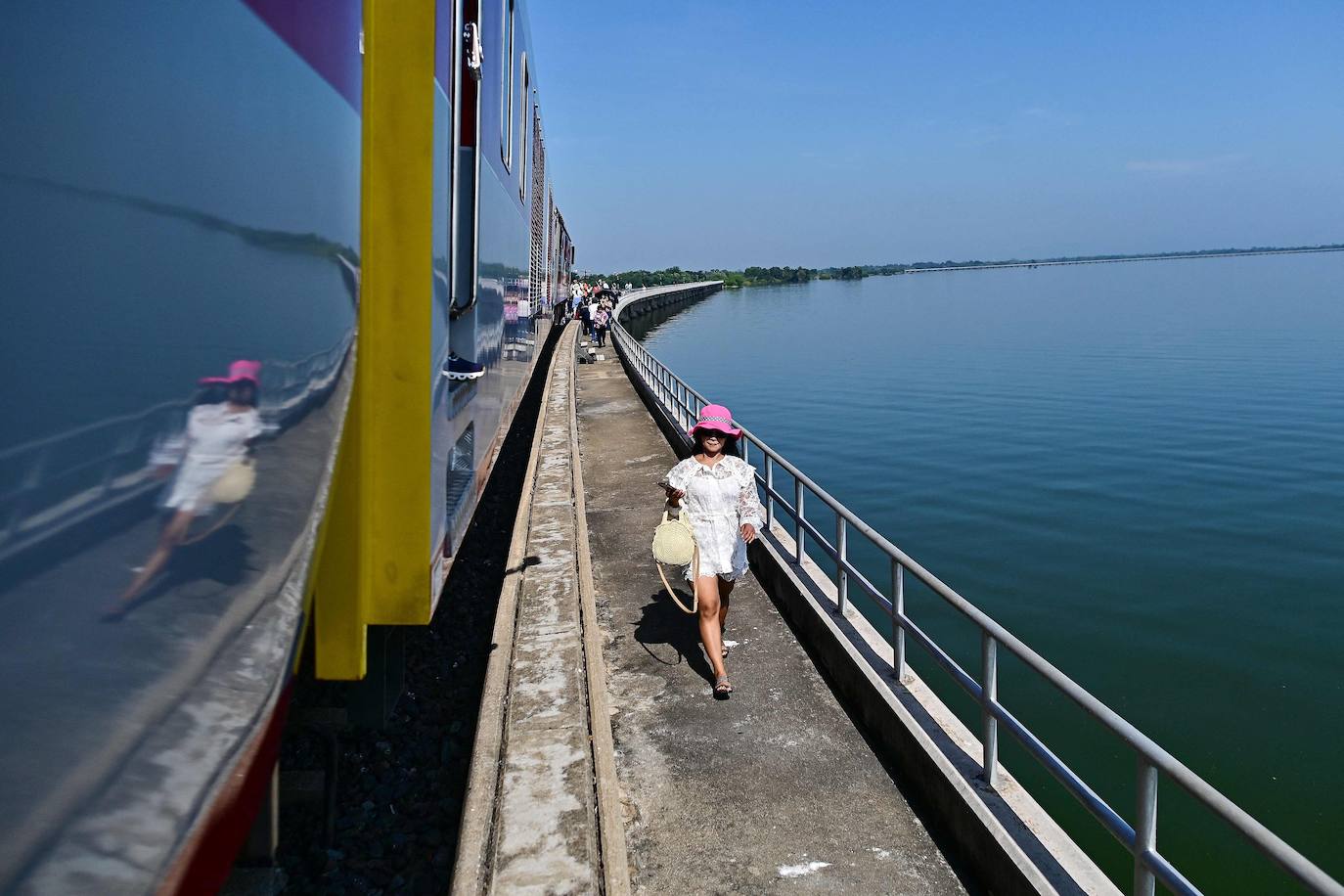 A bordo del &#039;tren flotante&#039; de Tailandia