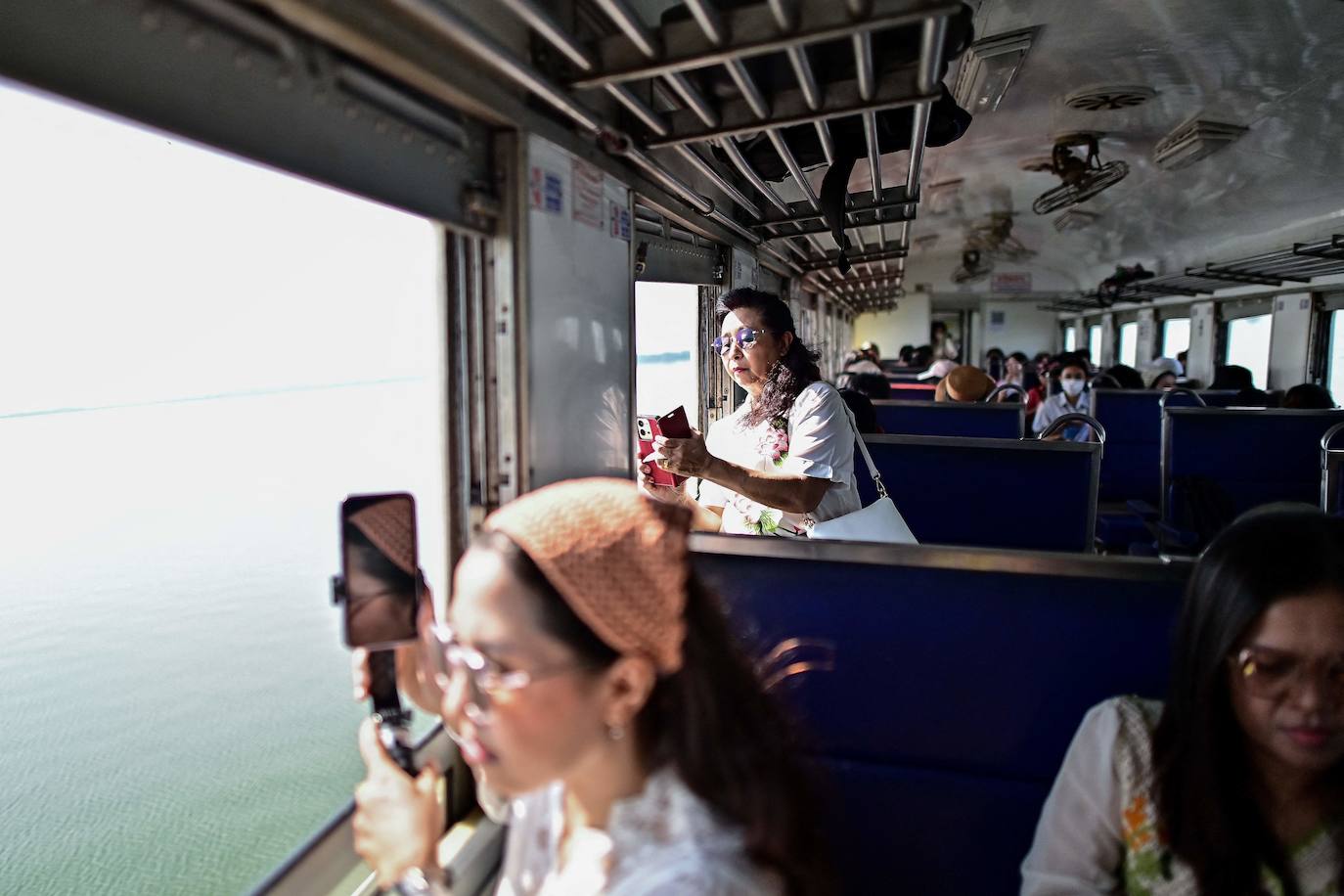 A bordo del &#039;tren flotante&#039; de Tailandia