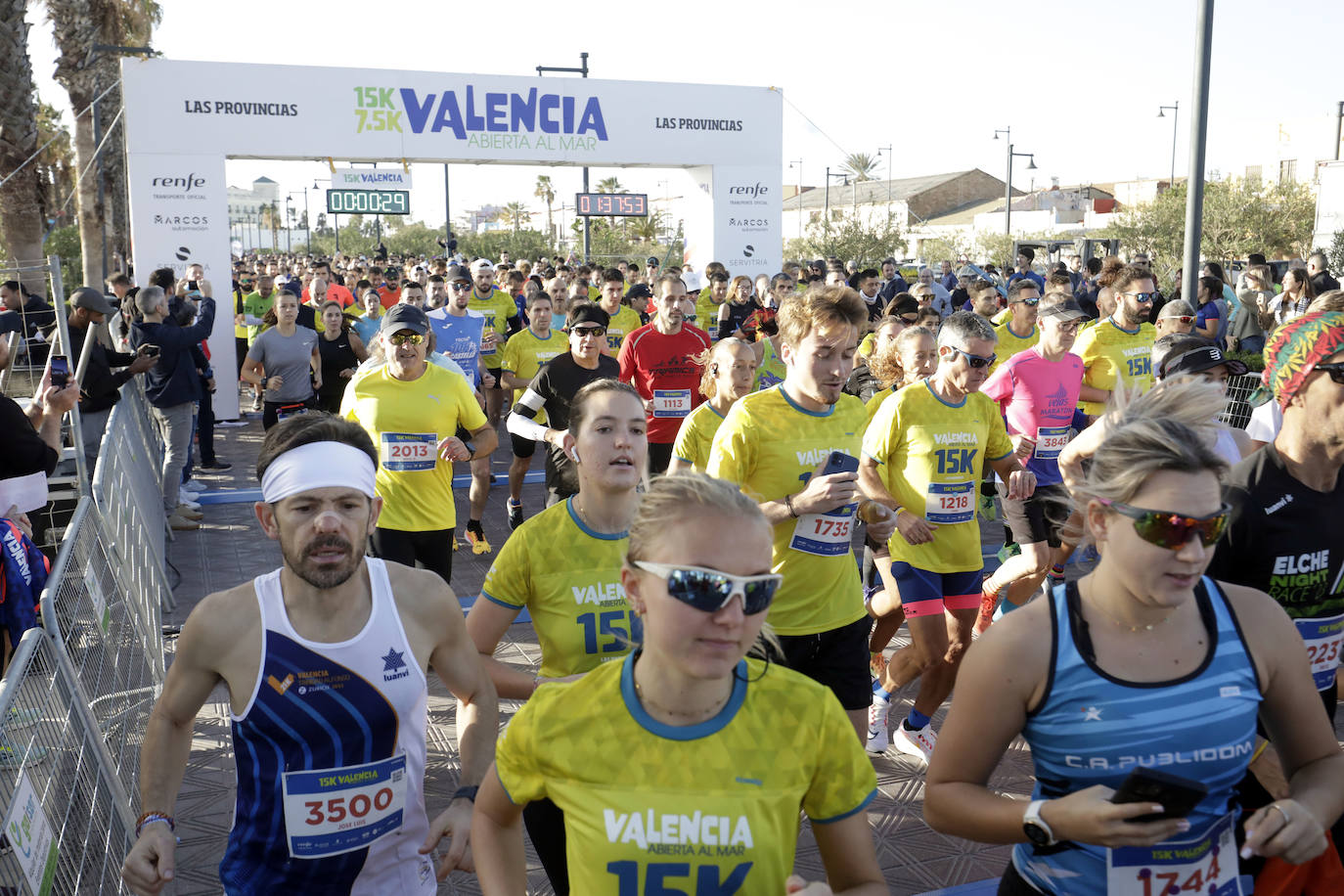 Las mejores imágenes que ha dejado la 15K Valencia Abierta al Mar