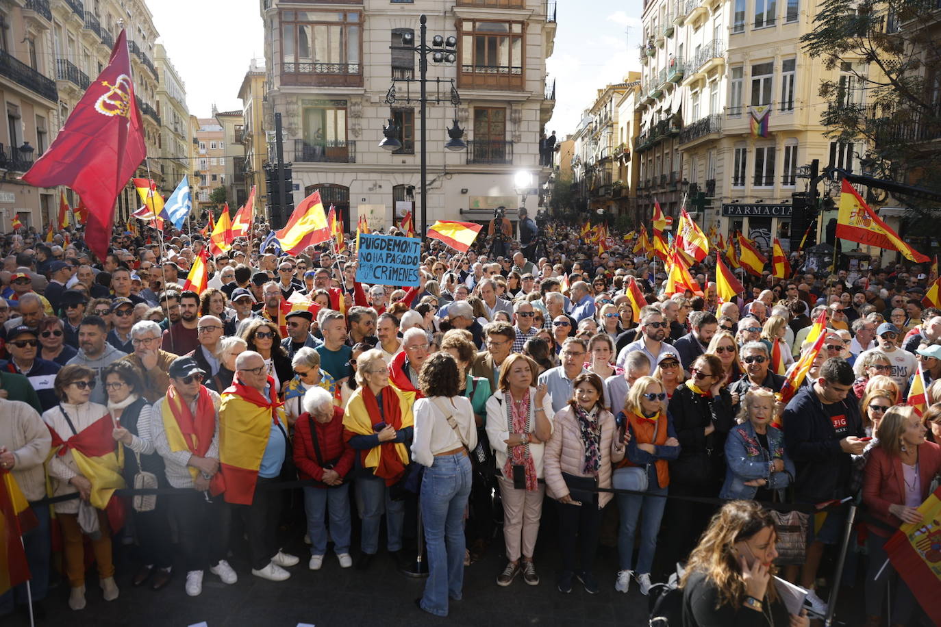 Feijóo llena la concentración en Valencia contra la amnistía