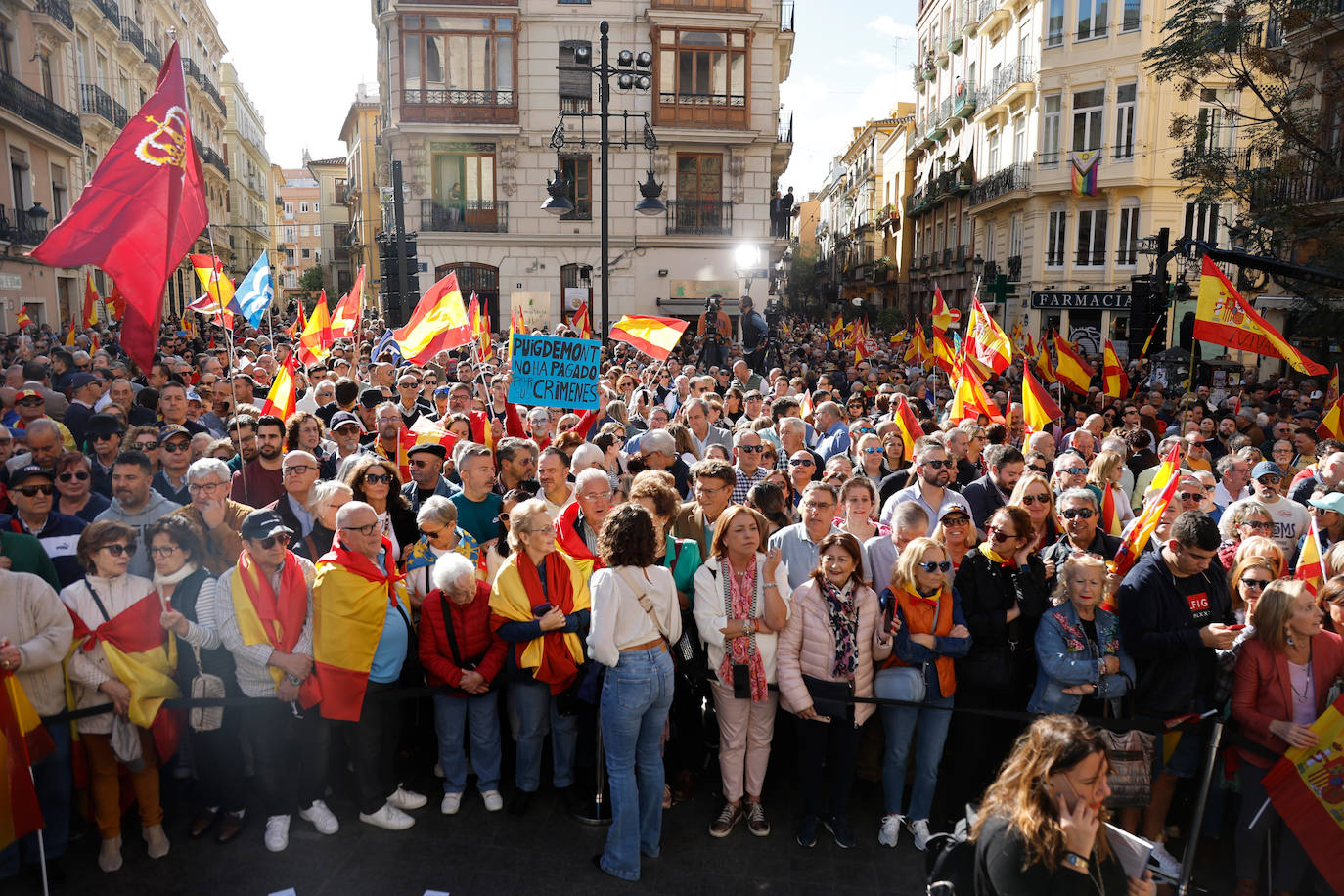 Feijóo llena la concentración en Valencia contra la amnistía