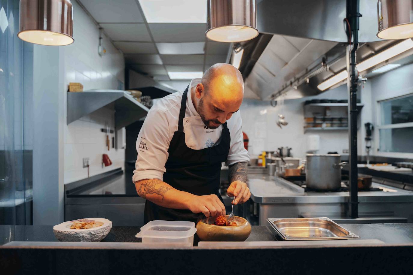 Imagen principal - Carlos Julián, el chef valenciano que se presenta a las olimpiadas de la cocina